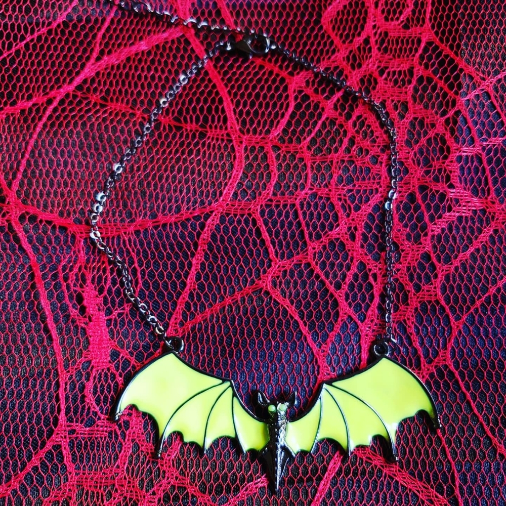 Adelia ♡ Neon Green Bat Necklace 🦇